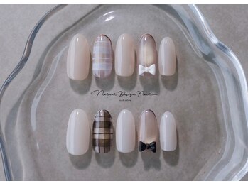 ナチュラルデザイン 品川本店(Natural Design)の写真/お得な価格でシェラックネイルが受けられる♪爪の形や色味に合わせた施術でネイル初心者さんも嬉しい◎