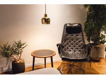 コルミチョン サロン(骨美整 salon)/ヴィンテージ家具