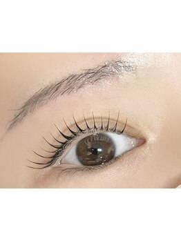 ナチュラル上品な目元にしたい