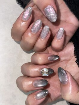 サロンド ボヌール(salon de bonheur)の写真/【ハンドジェル★ベースカラー3色までOK!】トレンドや季節に合せてオリジナルネイルを楽しめる！