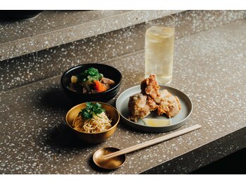 ヒキ(Hiki)/サウナ後の女子会にも!