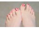 ネイルアトリエ ビー(Nail Atelier B.)の写真/夏のおしゃれは足元も！キラキラのフットネイルで気分も上がる♪あなただけの輝きを☆