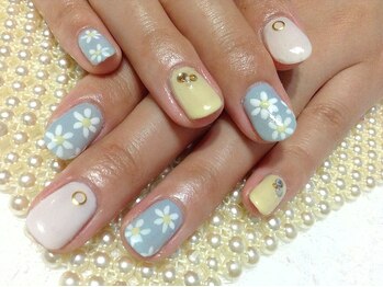 ネイルサロン リリィ(Lily)/大人可愛いフラワーネイル♪