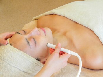 アクネ菌ケア専門サロン ベネーブ 武蔵小杉店/クリスタルピーリング