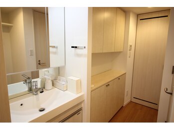 リオーラ(Re aura co.)/清潔感のあるお化粧室