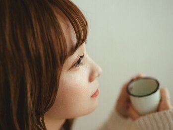 アンドグレース(AnD’ GRACE)の写真/<カラーエクステ>何色混ぜても+¥1,100！ヘアカラーのように目元も抜け感をプラスして柔らかな印象に♪