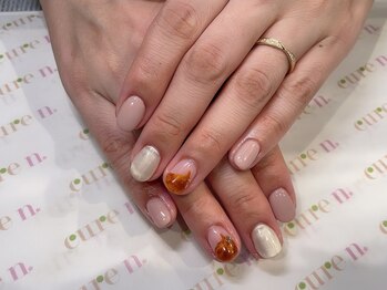 キュアエヌ(cure.n)/べっ甲ネイル