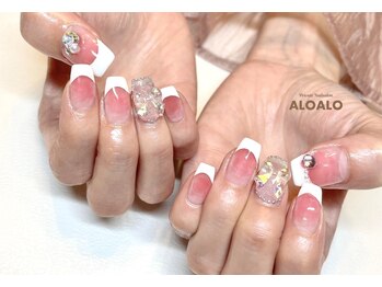 アロアロ(ALOALO)/チーク×フレンチネイル