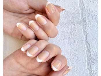 アイラッシュアンドネイル専門店 クラル(CURAR)/カラグラ フレンチネイル