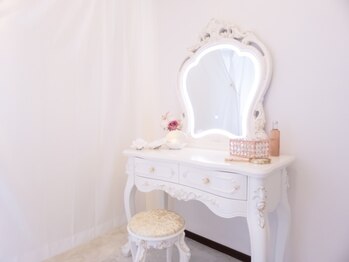 ダイヤモンドビューティー(DIAMOND BEAUTY)/メイク直し用ドレッサー◎