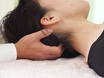 大分市の筋膜リンパサロン グリゾーン(GREzone)の写真/筋膜リリースで首肩の不調を根本から改善◎オールハンド施術で首肩回りを柔らかくほぐします♪
