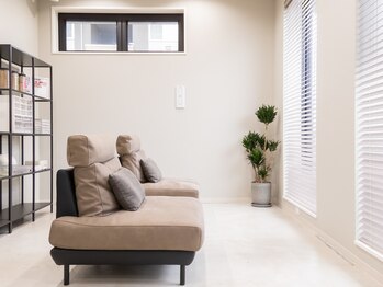 アレモナ(AREMONNA)/◆ネイルチェア（待ち合い）