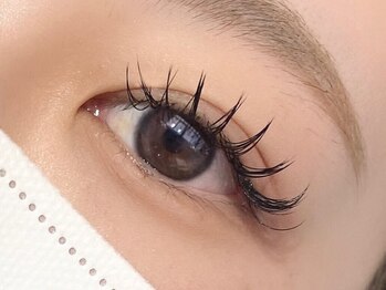 リリーナイン(Lily Nine)の写真/どんなデザインが似合うかわからない方も安心◎まぶたの形やまつげの流れをチェックしてエクステをご提案♪