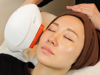 ベラ(E bella)の写真/【光フェイシャル+ビタミンC×酸素導入¥10,000】シミ・しわ・ニキビ・赤ら顔でお悩みの方に◎