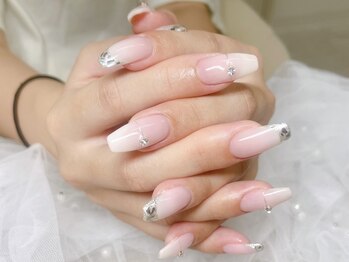 サロン アミリー(Salon Amiely)/アートフリー120分☆持ち込み