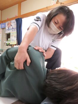 カイロサロン ソレイユの写真/【骨盤矯正&美容カイロ￥3,500】ガチガチのコリに！首・肩こりを根本から改善◎