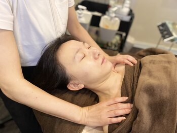 そら/小顔/肩甲骨