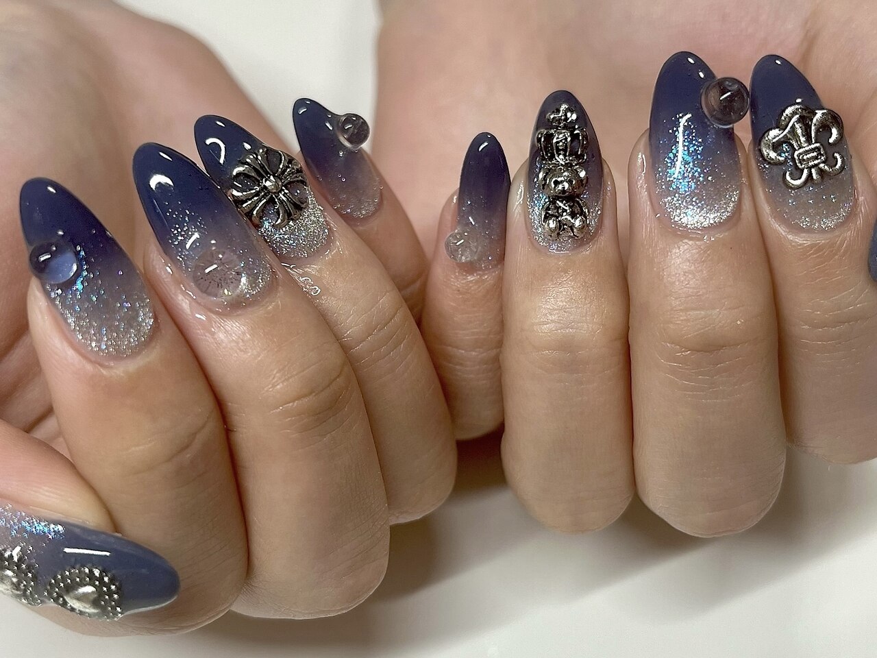 2026年冬トレンド】クロム ハンドのネイルデザイン集｜人気順｜2ページ