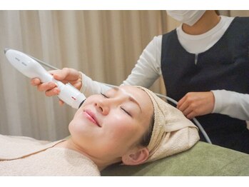 ムク 初台店(MUQU)の写真/[初台/フェイシャル/小顔/毛穴ケア]1,980円で顔・首のコリをほぐし、ハリ×弾力アップケア！むくみ顔に◎