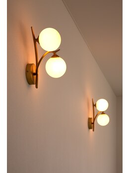 トップスター(TOP STAR)/暖かみのある照明でお出迎え