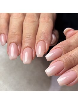 ネイルサロン ディーバ ギンザ(Nail salon Diva GINZA)の写真/爪を傷めない次世代ジェル使用◎ 保ちツヤうるうるNAILで一ヵ月続くツヤと圧倒的フォルム美!
