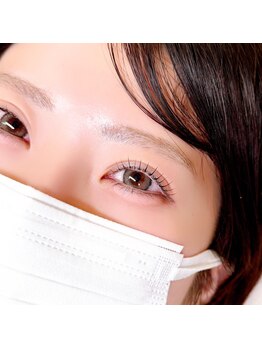 リリフリー(riri Free)の写真/こだわりのケラチン+うるおい成分配合のまつ毛パーマ★ダメージ補修&根本カールで強くしなやかなに♪