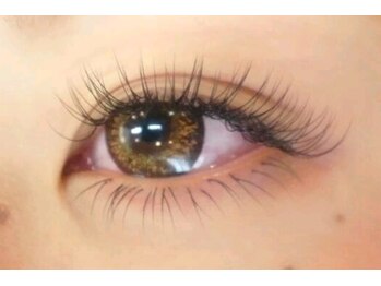 グロー アイラッシュアンドネイル(Glow)/まつエク上下