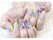 リーヴェ(Riebe)/ビビッドネイル