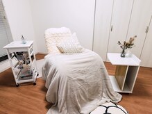 ライクミーアイラッシュ(Like me eyelash)の雰囲気（フカフカのソファに肌触りの良いひざ掛けでゆったりとしたひと時）