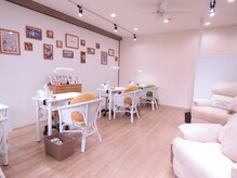 フェアリー(Fairy)の雰囲気（明るく可愛い、落ち着いた雰囲気の店内です♪）