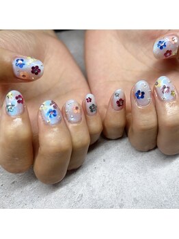 ぷてぃぼぬーる(PETIT BONHEUR)/お花nail ホログラム