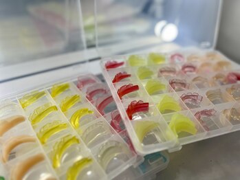 エミュー(emu)の写真/多彩なロッドで叶える、上品かつ美しいまつげデザイン！韓国で学んだ技術力☆