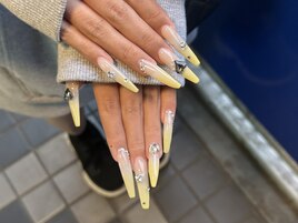 イエローロングネイル