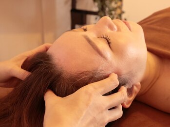 サロン ド アオゾラ(Salon de Aozora)の写真/目の疲れ・重い頭・不眠・頭痛・首肩こりでお悩みの方にオススメ◎極上ヘッドスパで深い眠りへ導きます★