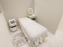 毛穴洗浄しながら美容成分を補給するハイドロフェイシャル☆