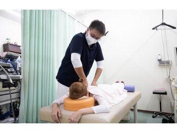 どうはく堂 西勝山接骨院/施術中の様子