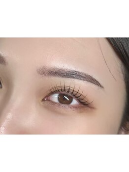 ナチュラル上品な目元にしたい