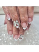 メイク(Me19)/白フレンチネイル♪アート追加