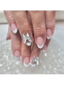 メイク(Me19)/白フレンチネイル♪アート追加