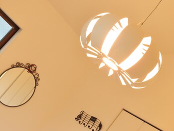 さくら治療院くまもと/天井の高い施術ルーム２