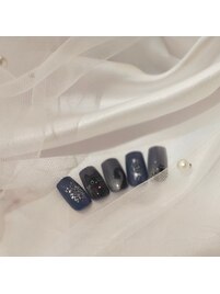 猫ちゃんネイル…。