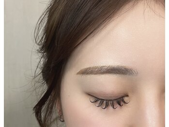 ソファ ネイルアイ 仙台(Sofa)の写真/眉毛のお悩みはプロにお任せ！骨格&お顔の黄金比に合わせてアイブロウWAX脱毛で憧れの美眉へチェンジ♪