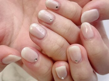 ポノ(pono)の写真/【美肌ネイル】肌色に合わせたカラーをご提案!シンプルだけど華やかさを+したデザインで指先をあなた色に…
