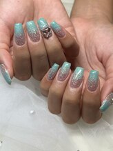 ナナネイル(7.Nail)/キラキラ夏ネイル