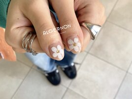 Flower nail