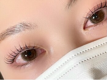 アズ(A's)の写真/お子様といらっしゃる方多数★ママさんアイリスト在籍で理解あるアットホームなサロンで理想の目元を実現♪