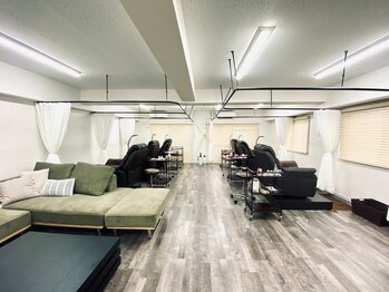 ファヴォリ 三軒茶屋店(Favori)/店内広々♪