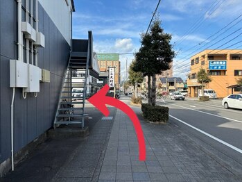 整体院息吹 藤枝院(IBUKI)/大村庵手前を左折します