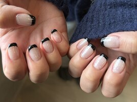 ショート×黒フレンチネイル
