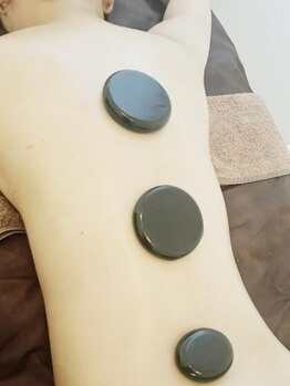 サロン モーネ(salon mane)の写真/【全身リンパドレナージュ】100分のアロマリンパマッサージとホットストーンで疲れを撃退!!